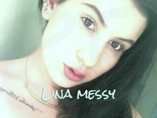 Lina_messy