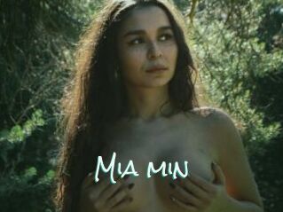 Mia_min