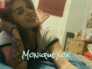 MoniqueXox