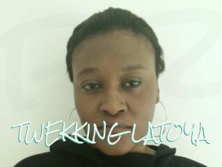 TWEKKING_LATOYA